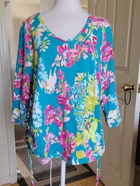 Floral V-Neck Top in Teal and Pink
